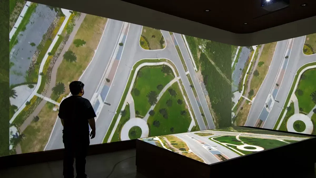 Sala inmersiva que brinda una experiencia envolvente